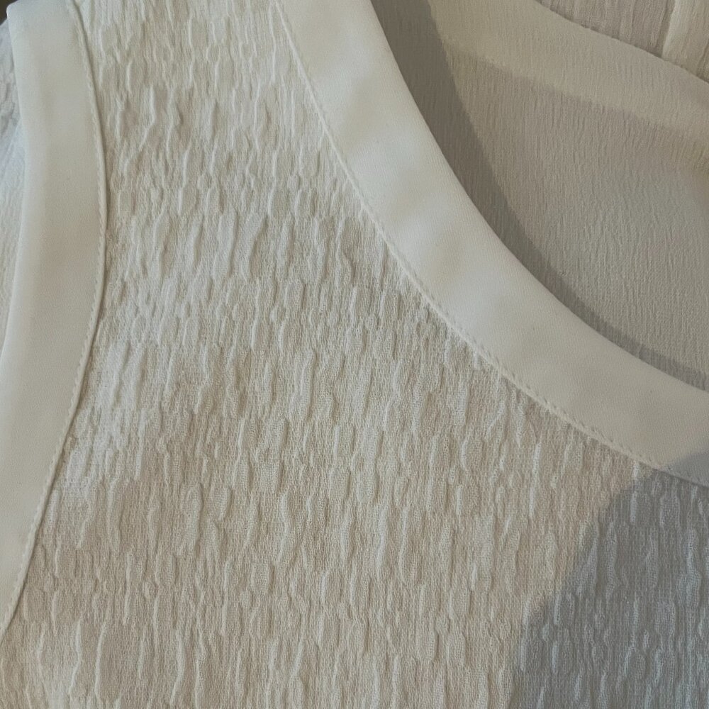 NIC+ZOE | Paper White Jewel-neck Textured Tank Top - Picture 2 of 9